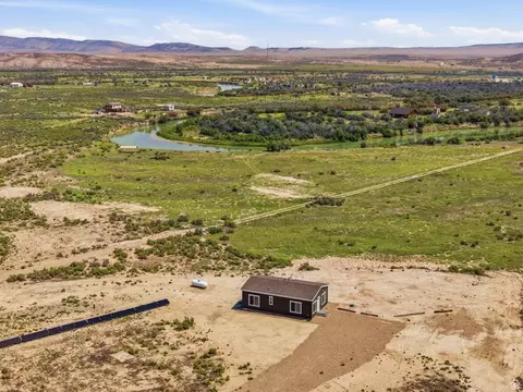 View/Area - 32 Sevier Riv #32, Levan, UT 84639 photo 4 of 5