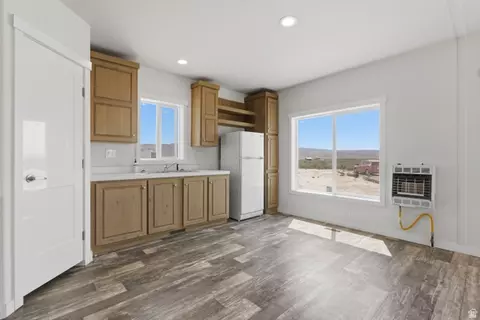 Kitchen - 32 Sevier Riv #32, Levan, UT 84639 photo 2 of 2