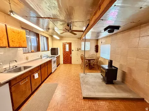 Kitchen - 910 E Clawson Bench Rd, Clawson, UT 84516 photo 6 of 8