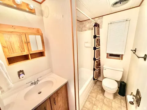 Bath - 910 E Clawson Bench Rd, Clawson, UT 84516 photo 1 of 3