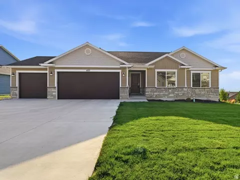 Exterior - 437 N 800 E, Hyde Park, UT 84318 photo 1 of 7