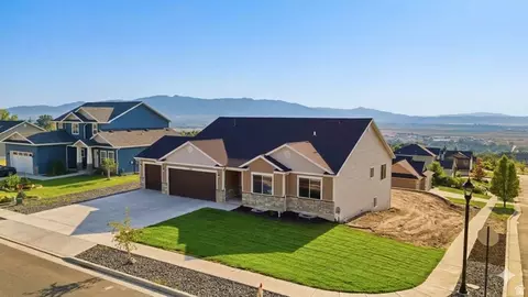View/Area - 437 N 800 E, Hyde Park, UT 84318 photo 1 of 7