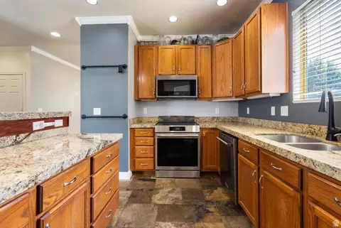 Kitchen - 7743 N Rose St, Eagle Mountain, UT 84005 photo 3 of 5