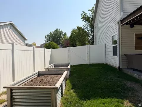 Exterior - 1872 S 575 E, Clearfield, UT 84015 photo 6 of 11