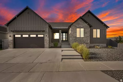 Exterior - 2311 E Cobble Creek Ln, Eagle Mountain, UT 84005 photo 4 of 4