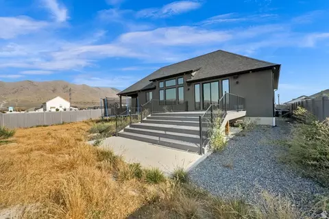 Exterior - 2311 E Cobble Creek Ln, Eagle Mountain, UT 84005 photo 3 of 4