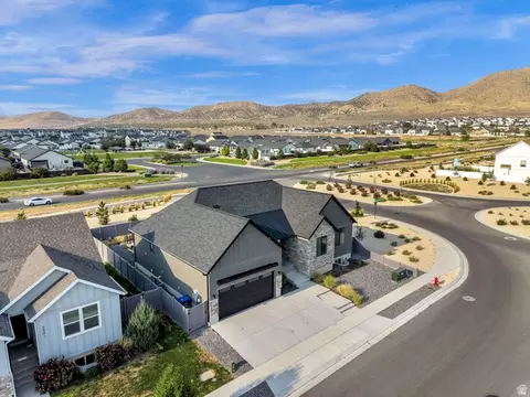 View/Area - 2311 E Cobble Creek Ln, Eagle Mountain, UT 84005 photo 4 of 6
