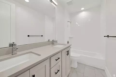 Bath - 2311 E Cobble Creek Ln, Eagle Mountain, UT 84005 photo 3 of 3