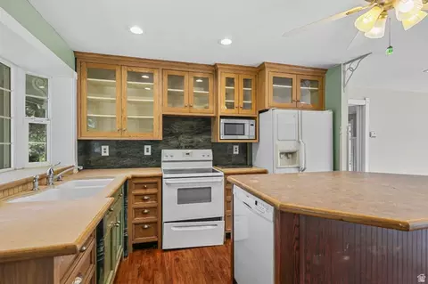 Kitchen - 230 Temple View Dr, River Heights, UT 84321 photo 3 of 4