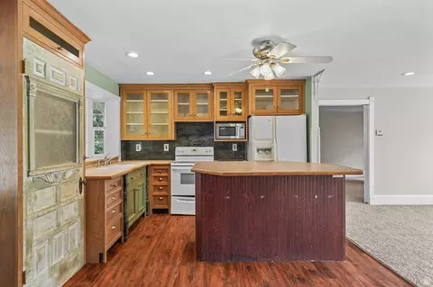 Kitchen - 230 Temple View Dr, River Heights, UT 84321 photo 4 of 4