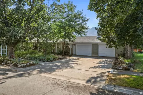 Exterior - 230 Temple View Dr, River Heights, UT 84321 photo 4 of 12