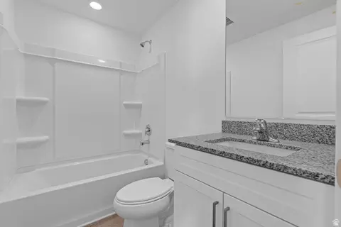 Bath - 7272 Bald Eagle Way N, Eagle Mountain, UT 84005 photo 1 of 3