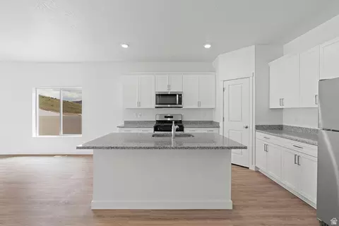 7280 Bald Eagle Way N, Eagle Mountain, UT 84005 photo 4