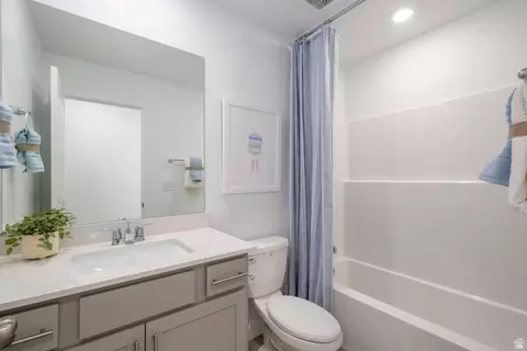 Bath - 2164 E Swallow Dr #4045, Eagle Mountain, UT 84005 photo 1 of 2