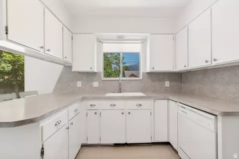 Kitchen - 619 E 445 S, Orem, UT 84097 photo 2 of 2