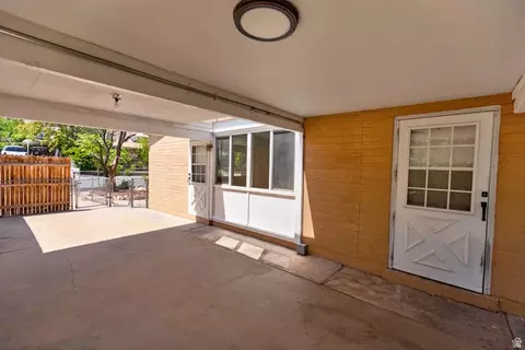 Exterior - 683 Mountainview Dr, Moab, UT 84532 photo 3 of 10