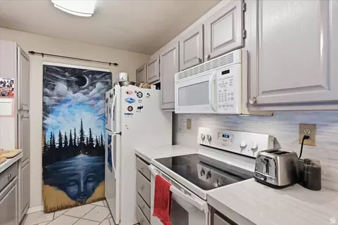 Kitchen - 650 S Main St #4104, Bountiful, UT 84010 photo 2 of 2