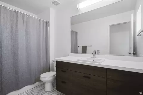 Bath - 1578 E Maple Way, Layton, UT 84040 photo 5 of 5