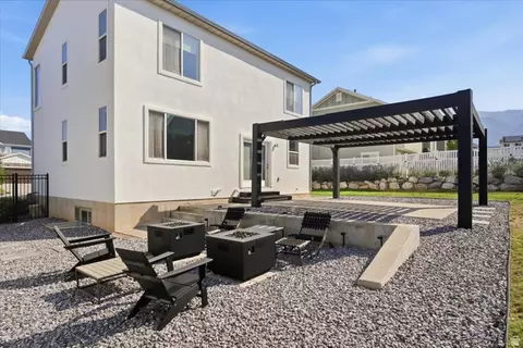 Exterior - 1578 E Maple Way, Layton, UT 84040 photo 5 of 8