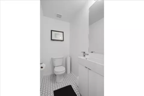 Bath - 1578 E Maple Way, Layton, UT 84040 photo 3 of 5
