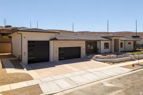 3945 Hillside Way, Santa Clara, UT 84765