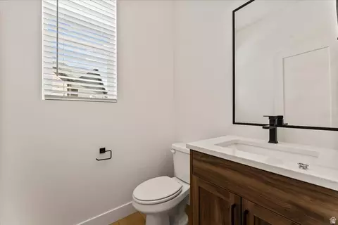 Bath - 862 E Brookshade Ln S #106, Murray, UT 84107 photo 1 of 3