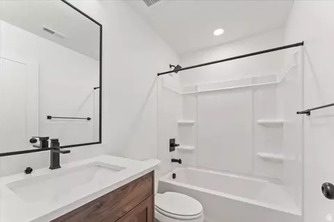 Bath - 862 E Brookshade Ln S #106, Murray, UT 84107 photo 3 of 3
