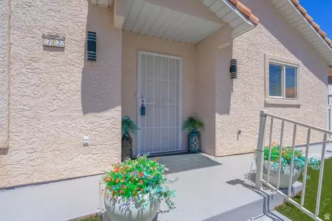 Exterior - 504 E Telegraph St #72, Washington, UT 84780 photo 2 of 14