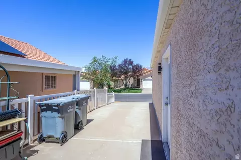 Exterior - 504 E Telegraph St #72, Washington, UT 84780 photo 11 of 14