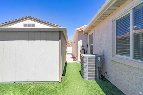 Exterior - 504 E Telegraph St #72, Washington, UT 84780 photo 10 of 14