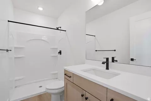 Bath - 783 N 150 E, American Fork, UT 84003 photo 5 of 6