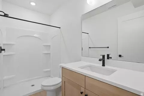 Bath - 783 N 150 E, American Fork, UT 84003 photo 4 of 6
