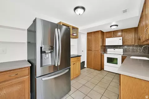 Kitchen - 455 E 5600 S #D, Murray, UT 84107 photo 1 of 3