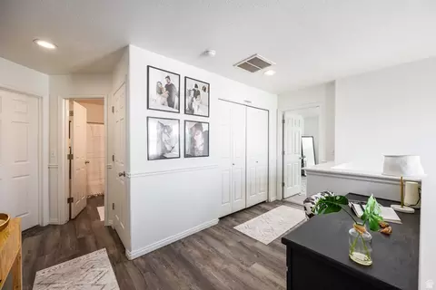 Entry Way - 188 E Mountain Peak Dr S, Draper, UT 84020 photo 3 of 4
