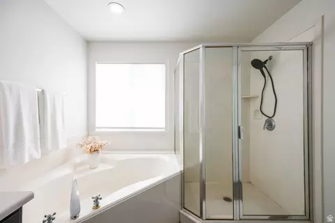 Bath - 188 E Mountain Peak Dr S, Draper, UT 84020 photo 3 of 5