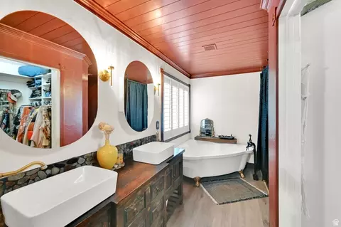 Bath - 6914 S 855 E, Midvale, UT 84047 photo 2 of 5