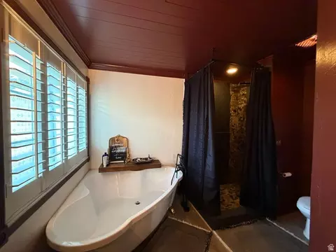 Bath - 6914 S 855 E, Midvale, UT 84047 photo 3 of 5