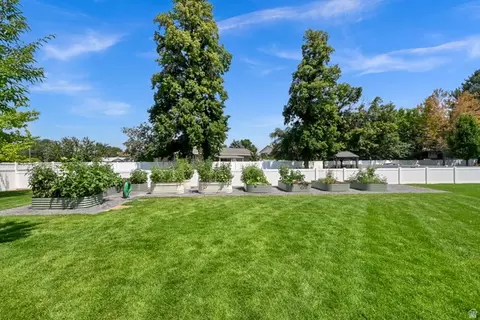 Exterior - 6914 S 855 E, Midvale, UT 84047 photo 6 of 13