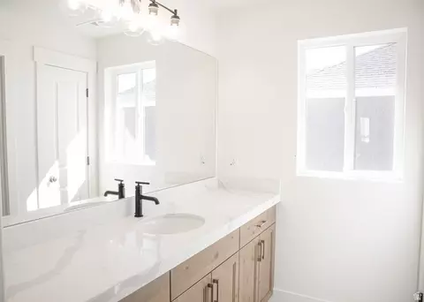 Bath - 1580 E Bigtooth Maple Ct #LOT EAGLE, Eagle Mountain, UT 84005 photo 2 of 2