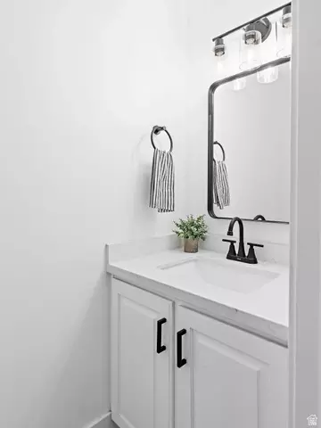 Bath - 394 E Brewster Dr, Draper, UT 84020 photo 1 of 6
