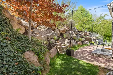Exterior - 394 E Brewster Dr, Draper, UT 84020 photo 5 of 6