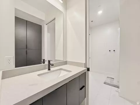 Bath - 1766 View Ct, Fruit Heights, UT 84037 photo 5 of 8