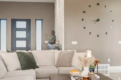 Living - 1766 View Ct, Fruit Heights, UT 84037 photo 10 of 15