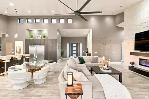 Living - 1766 View Ct, Fruit Heights, UT 84037 photo 14 of 15
