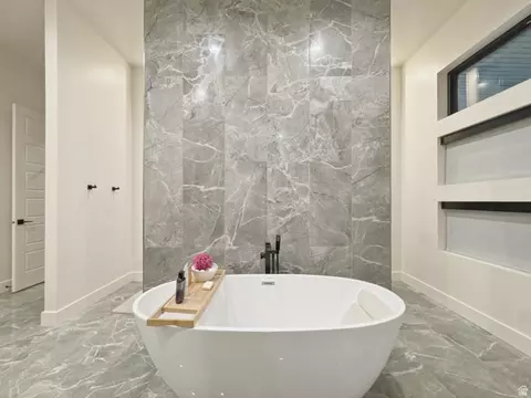 Bath - 1766 View Ct, Fruit Heights, UT 84037 photo 2 of 8