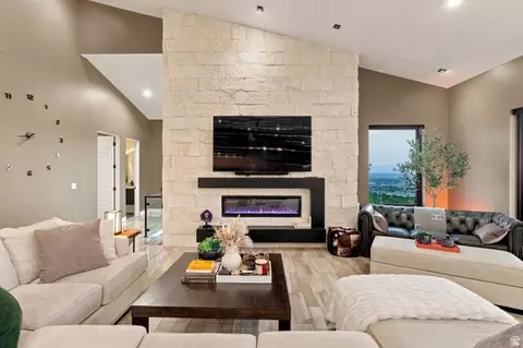 Living - 1766 View Ct, Fruit Heights, UT 84037 photo 4 of 15