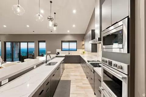 Kitchen - 1766 View Ct, Fruit Heights, UT 84037 photo 12 of 15