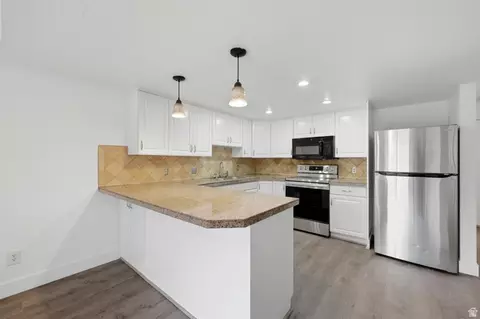 Kitchen - 5175 S 900 E, Murray, UT 84117 photo 1 of 4