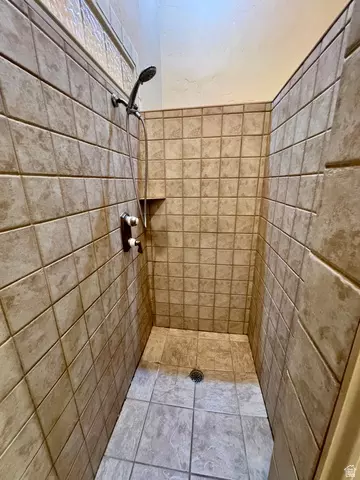 Bath - 324 E 300 St S, Moab, UT 84532 photo 2 of 3