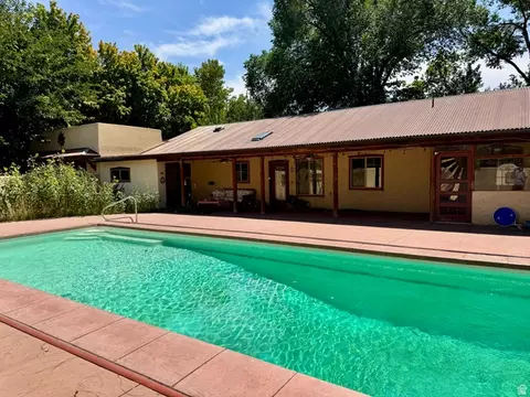 Exterior - 324 E 300 St S, Moab, UT 84532 photo 2 of 10